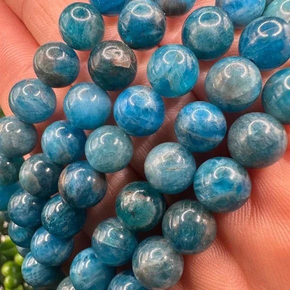 8mm Apatite Beaded Bracelet - Picture 5 of 5